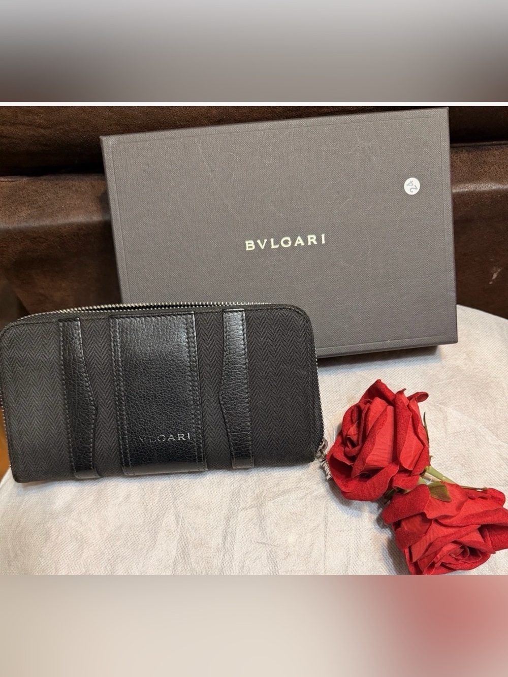 Authentic Bvlgari Black Leather Zip Around Wallet Unisex Full Set Box COA